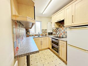 Kitchen- click for photo gallery